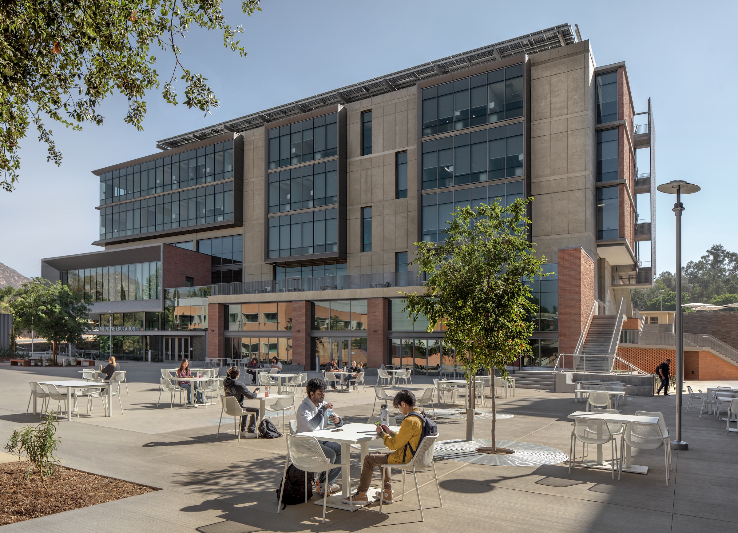 UC Riverside’s new School of Medicine building supports team-based learning, showcases passive design strategies