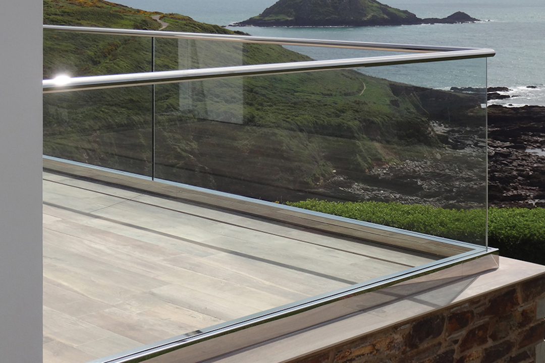 GRS TAPER-LOC glass railing system