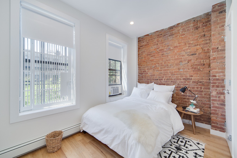 A bedroom in Common Cornelia located in Queens, N.Y.