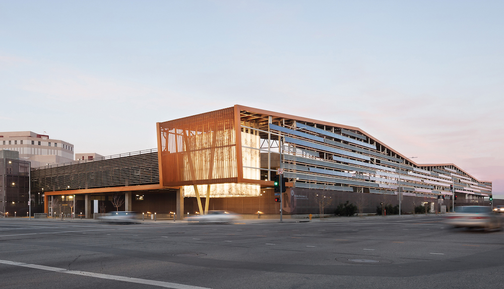 Los Angeles bus depot squeezes the most from a tight site