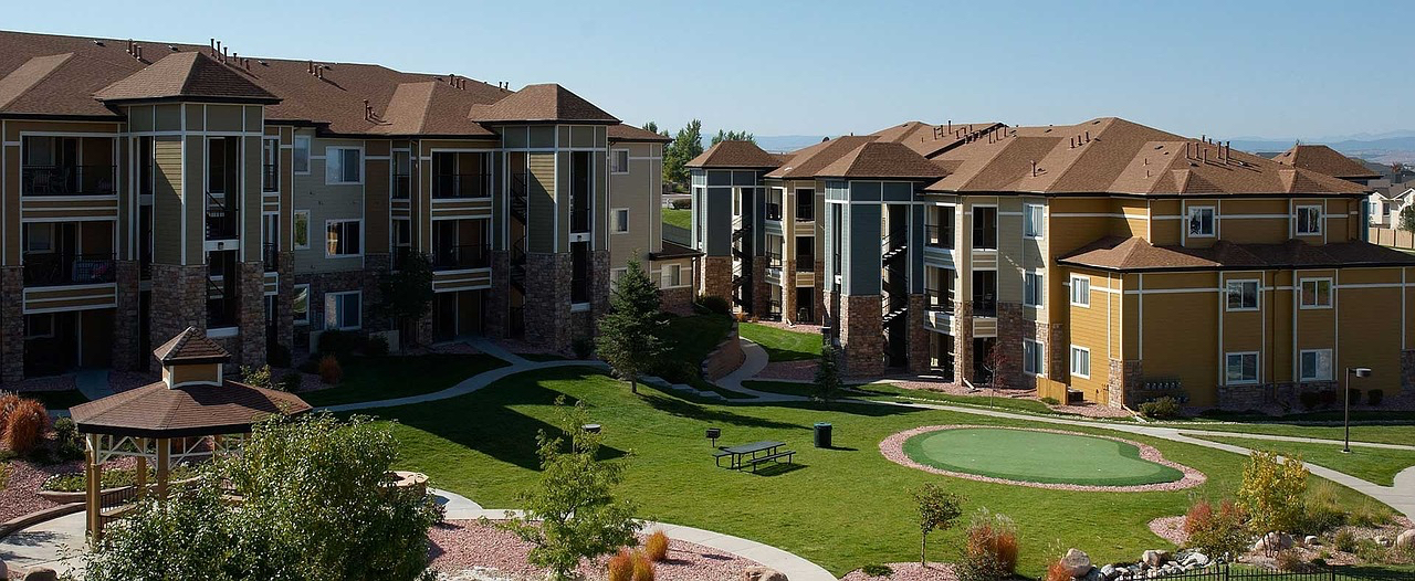 4 ways multifamily developers can attract Baby Boomer, Millennial buyers