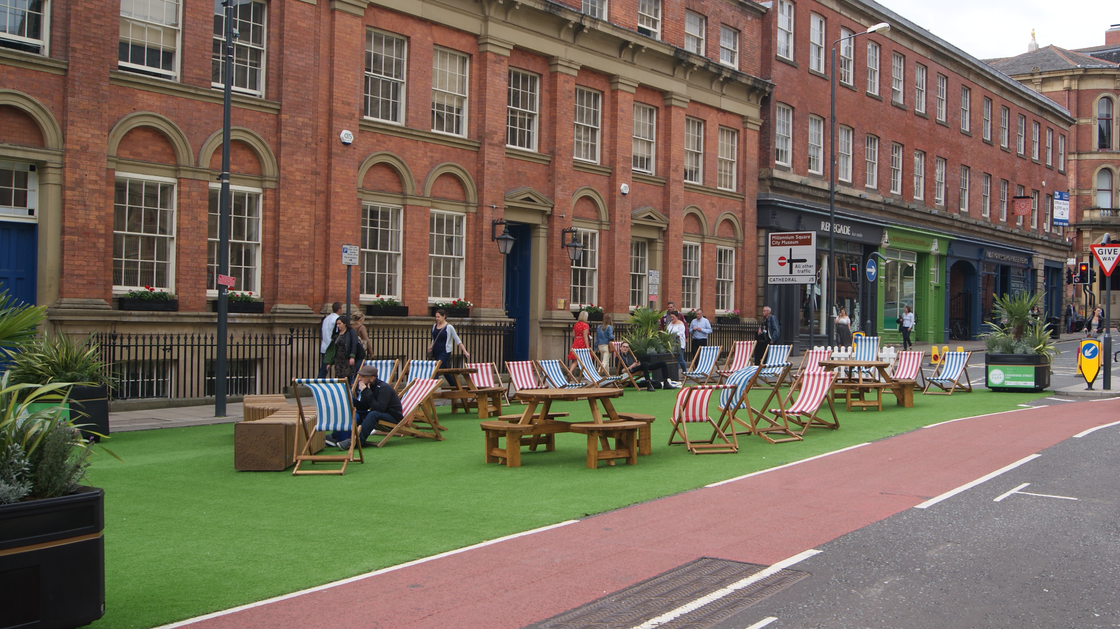 Pop-up parks revitalize empty lots