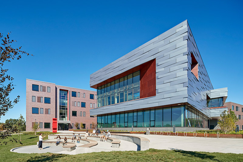 Saugus Middle/High School exterior