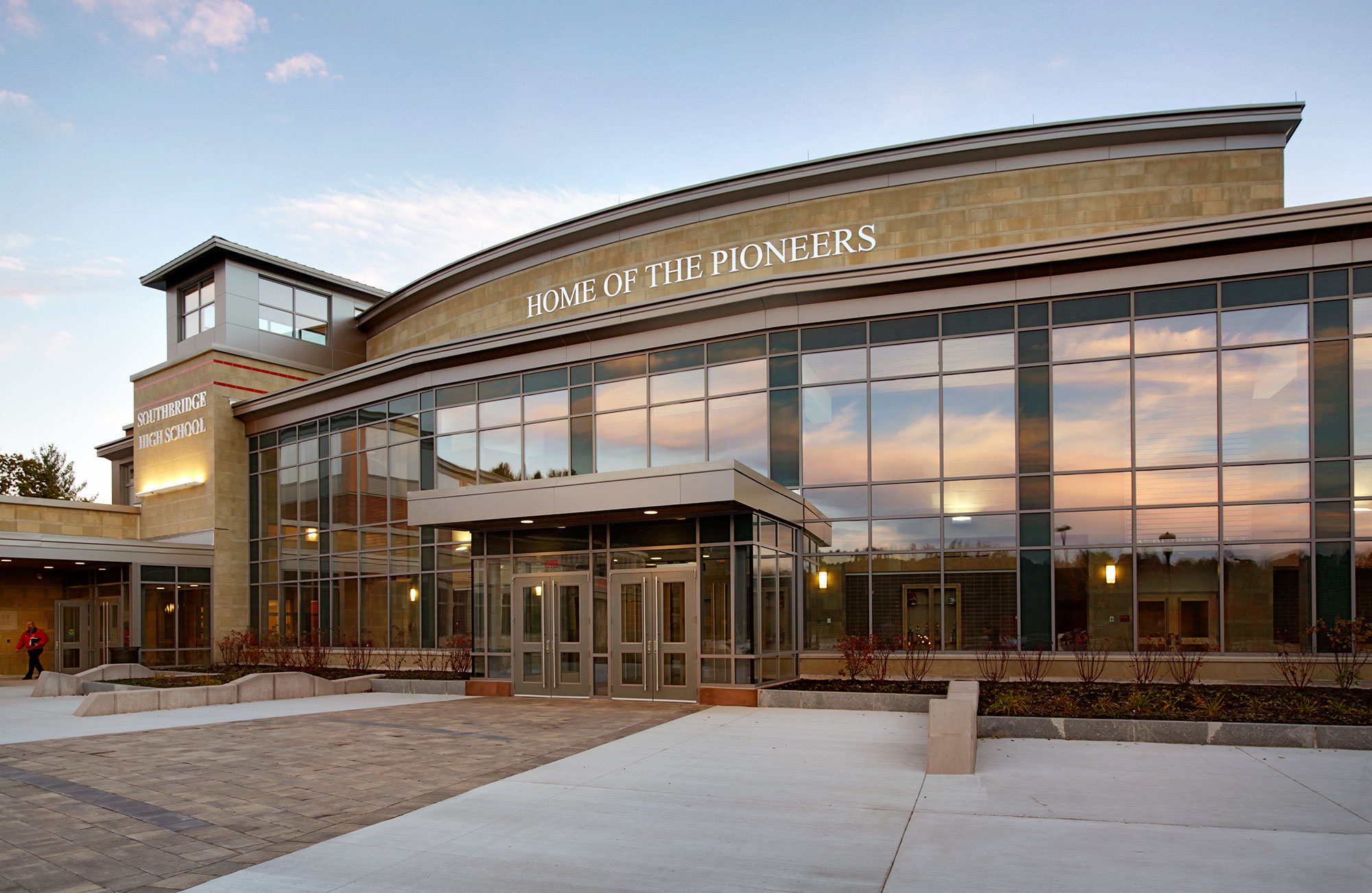 Steel curtain wall entry with heat-mirror glass. Image: TGP