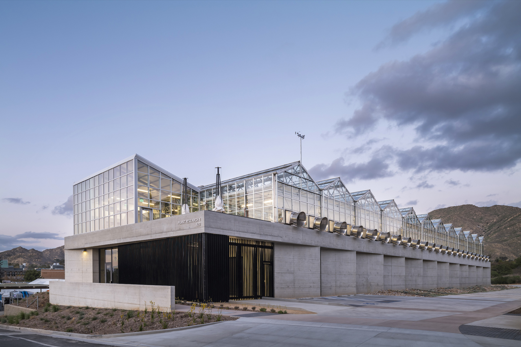 UC-Riverside's new Plant Growth facility replaces 40-year-old greenhouses. Images: Paul Vu/Here and Now Agency