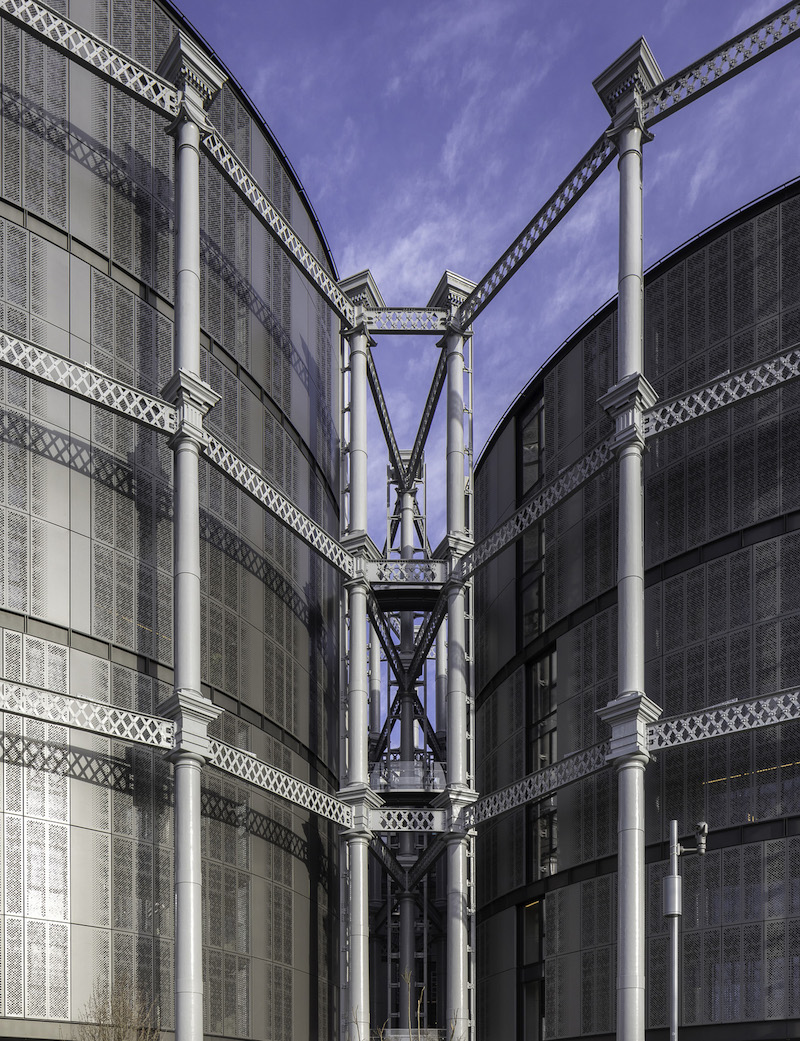 Residential buildings inside the gasholder frame