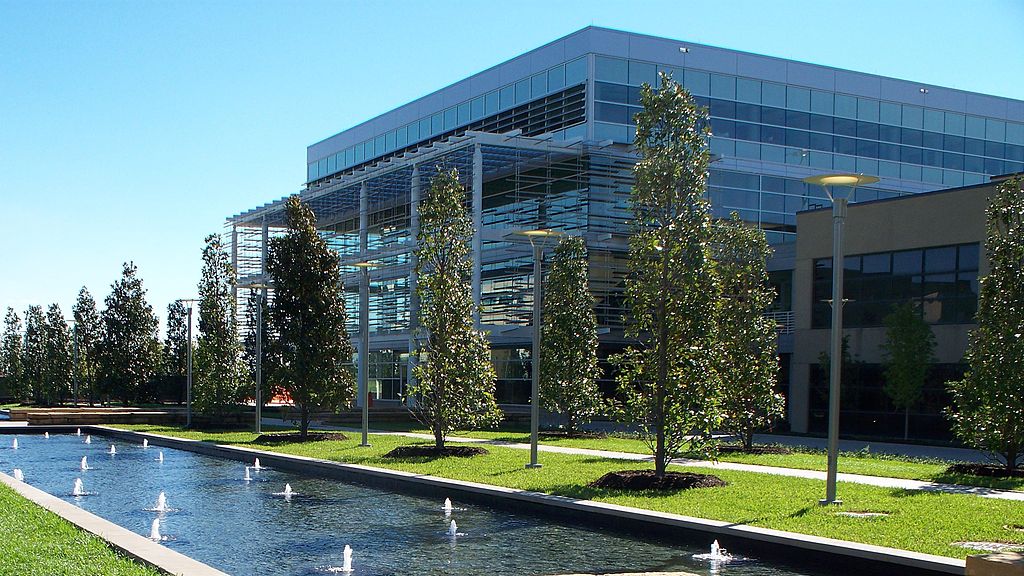 UT Dallas 74,000-sf Student Services Building, the first academic structure in T