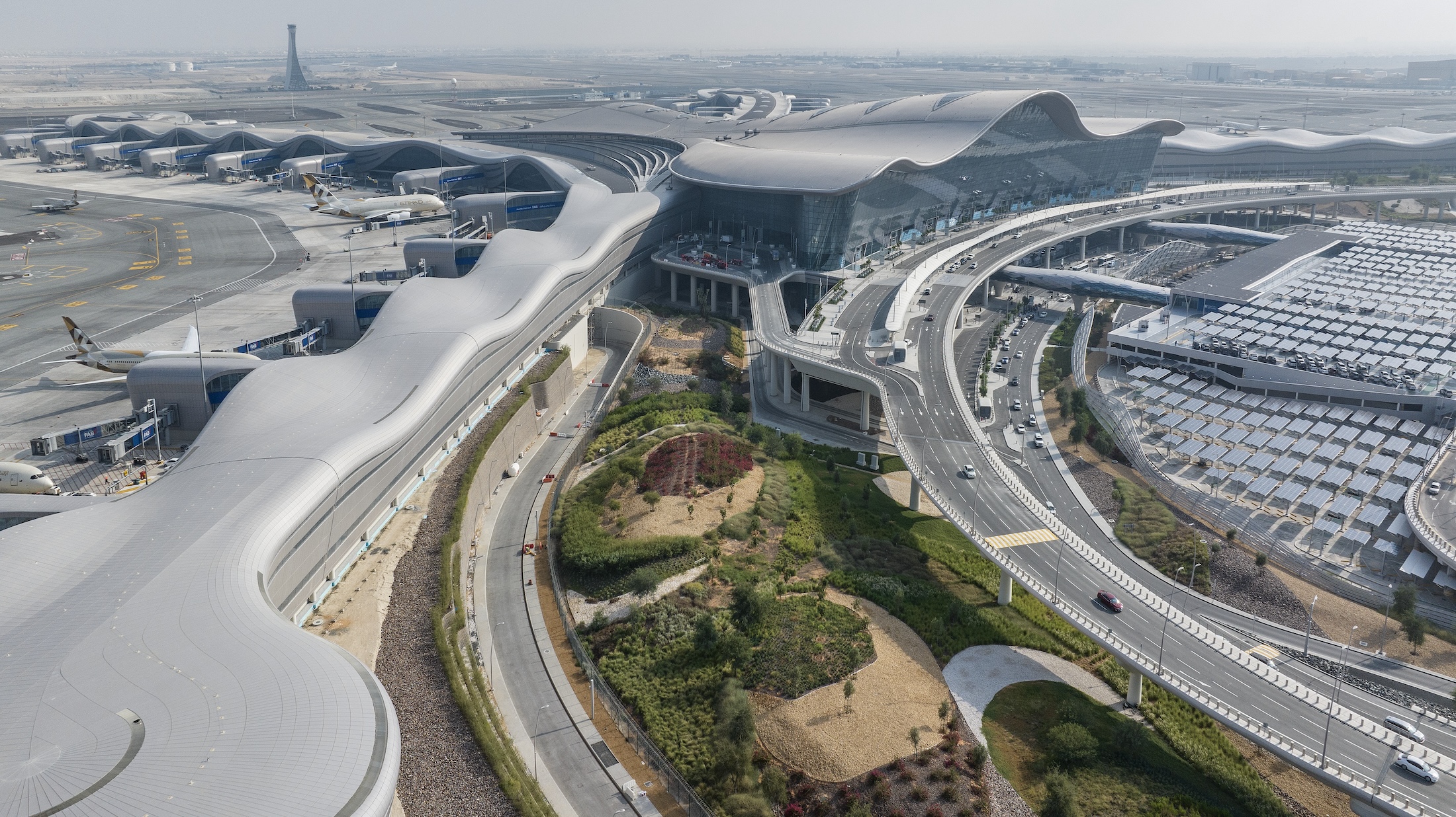 Arial view from northwest at Zayed International Airport, Terminal A. Photo: Victor Romero, courtesy Kohn Pedersen Fox (KPF)