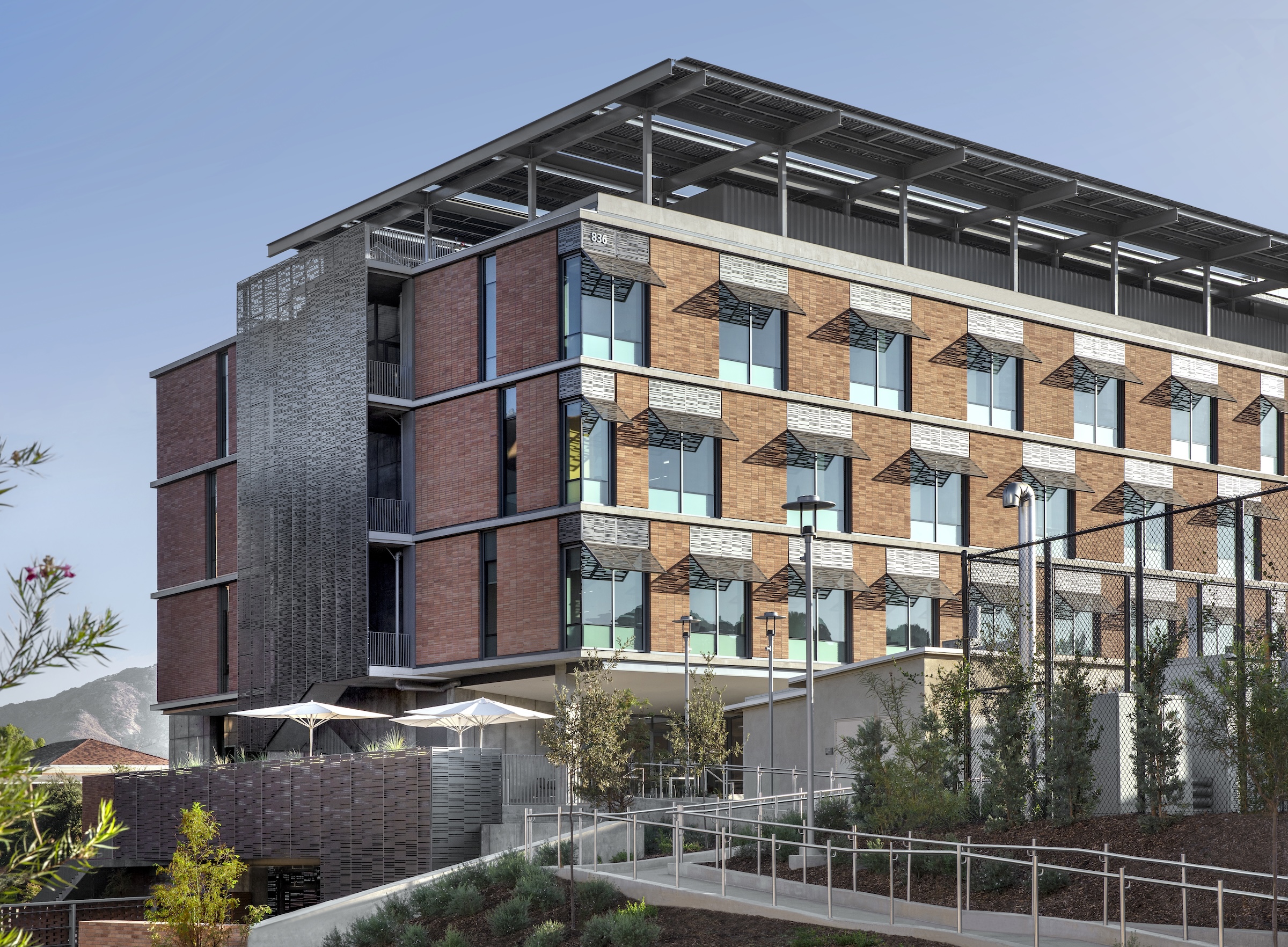 The University of California, Riverside, School of Medicine has opened the 94,576-sf, five-floor Education Building II (EDII). Photo: Bill Timmerman Photography