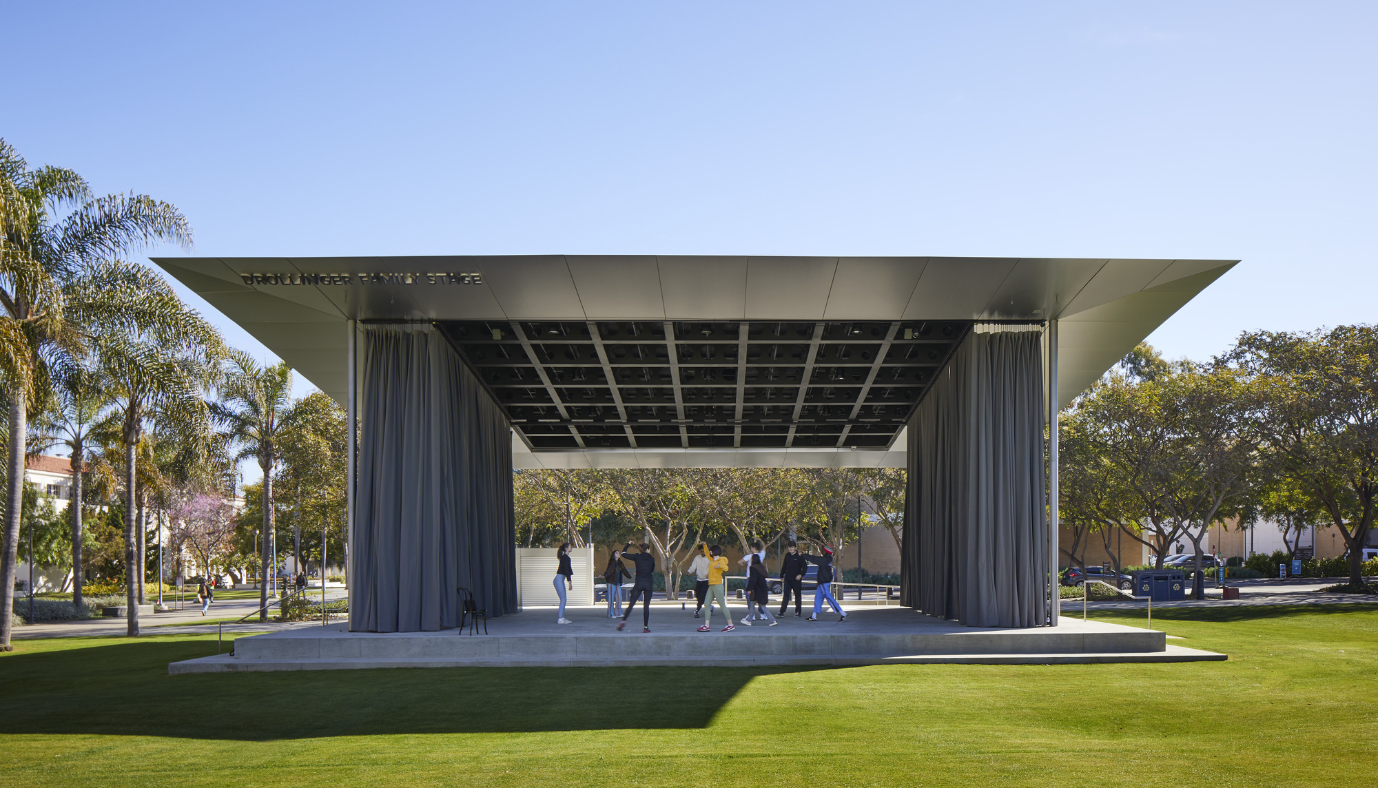 Loyola Marymount University (LMU) Drollinger Family Stage designed by SOM  © SOM | Dave Burk