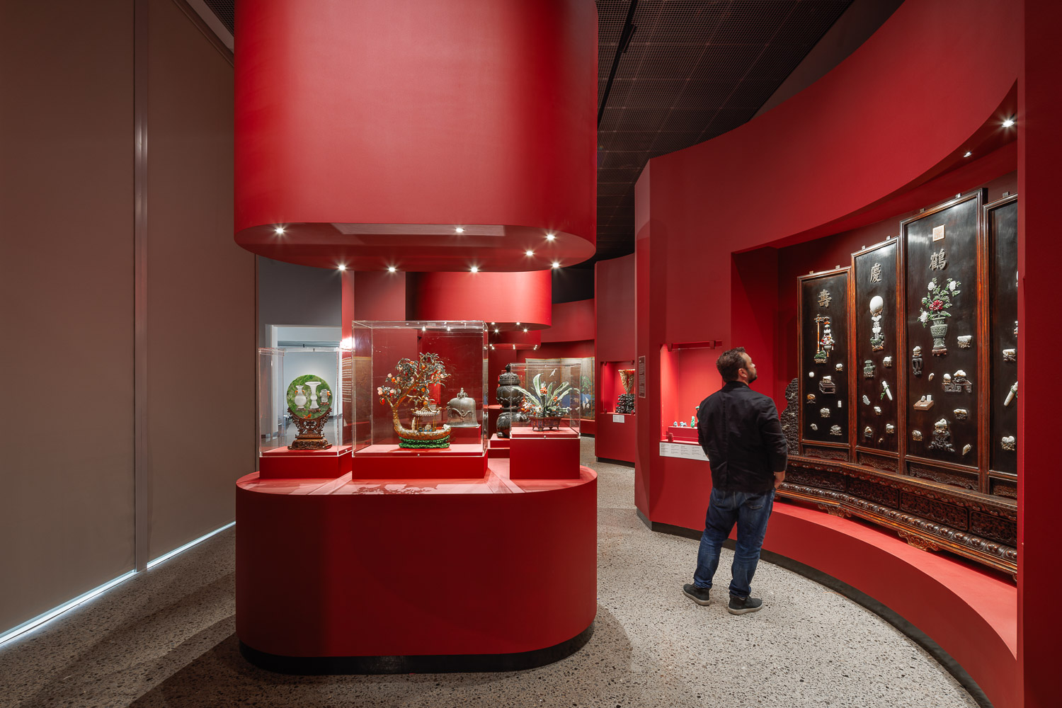 Installation view, Crow Museum of Asian Art at the Phase I Museum, O’Donnell Athenaeum. Photo: ©Mauricio Rojas, Courtesy of UT Dallas