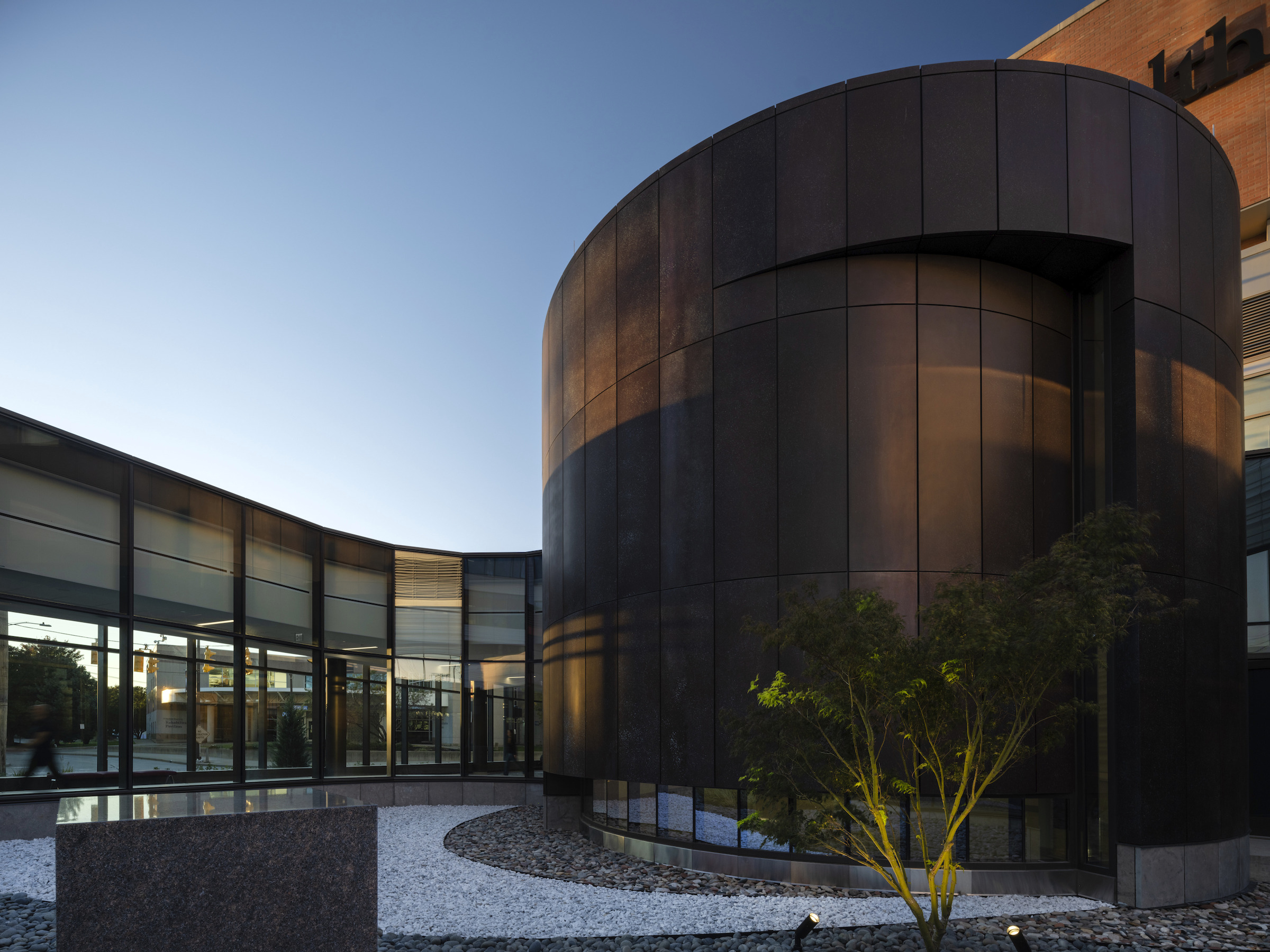 MetroHealth System The Glick Center Cleveland Photo Nic Lehoux Architectural Photography, courtesy HGA 31