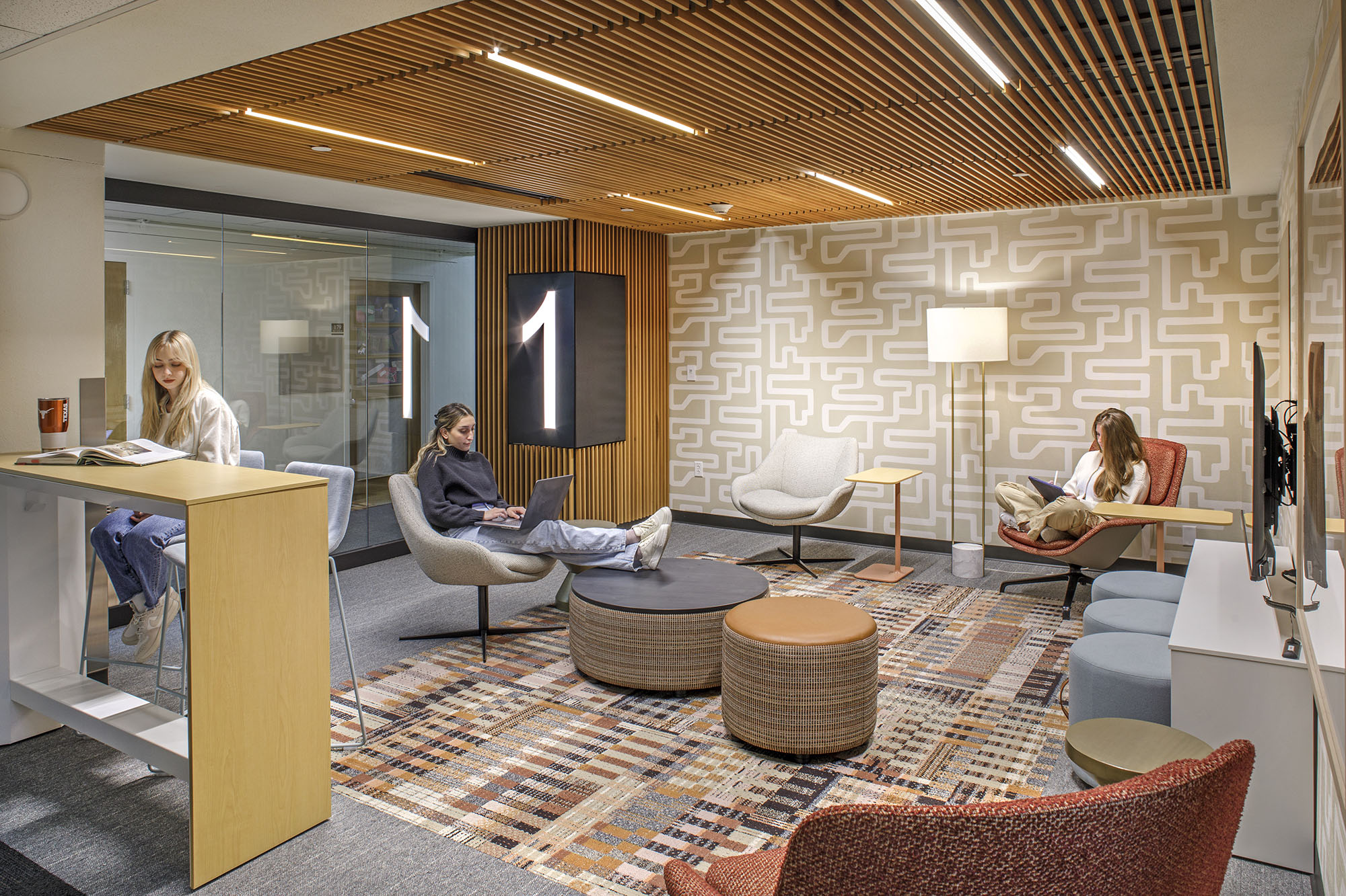 Kinsolving Hall first floor with students studying