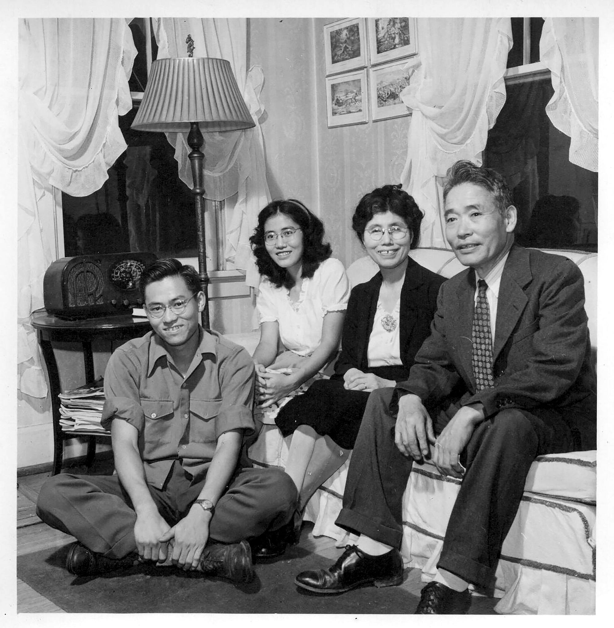 Professor Obata and Family_L to R_Gyo, Sister Yuri, Haruko and Chiura Obata_Credit HOK.jpg