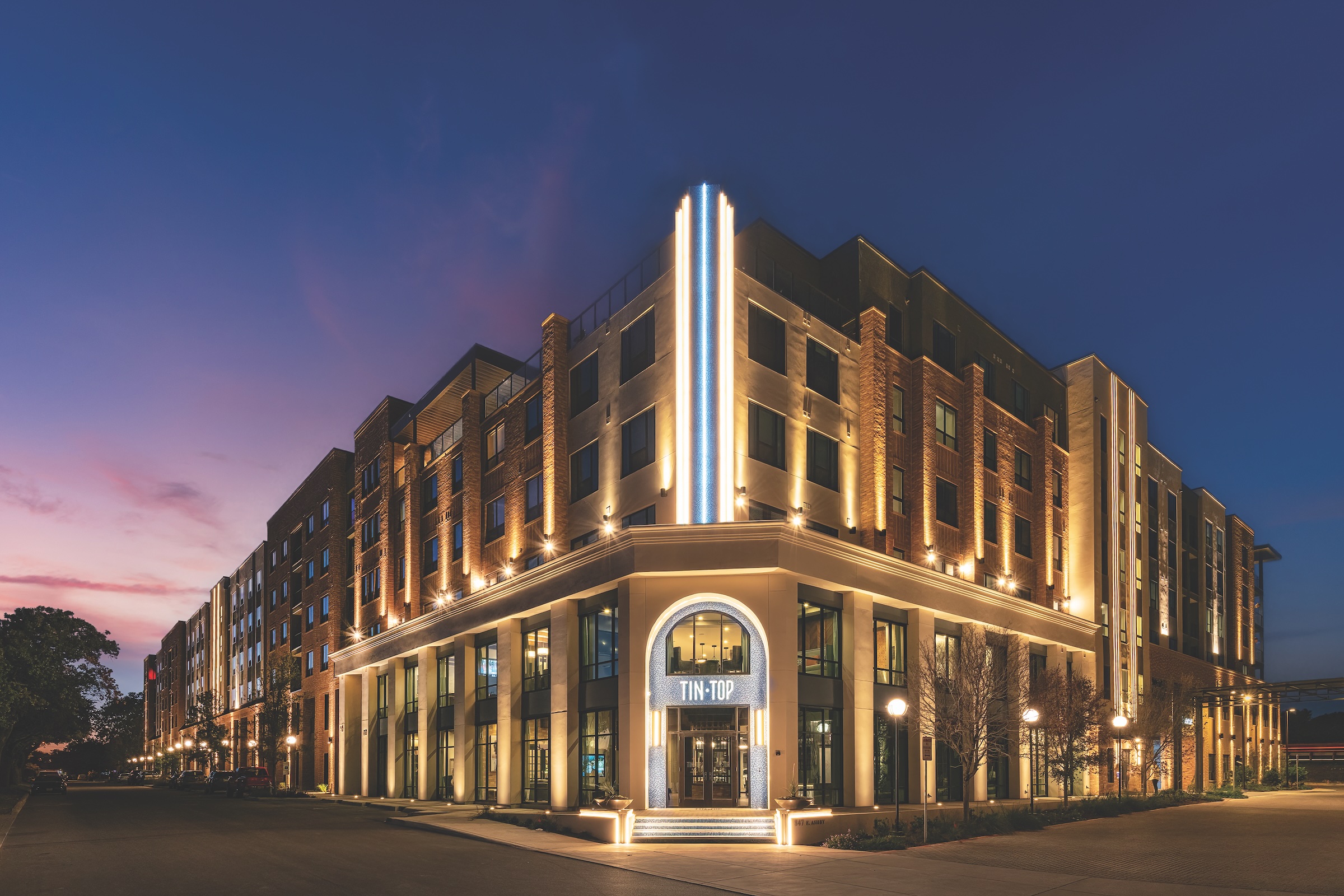 Tin Top at The Creamery is a 338-unit luxury multifamily development that has been integrated into the adaptive reuse of the historic Borden Dairy plant in San Antonio. Photo courtesy Humphreys & Partners Architects