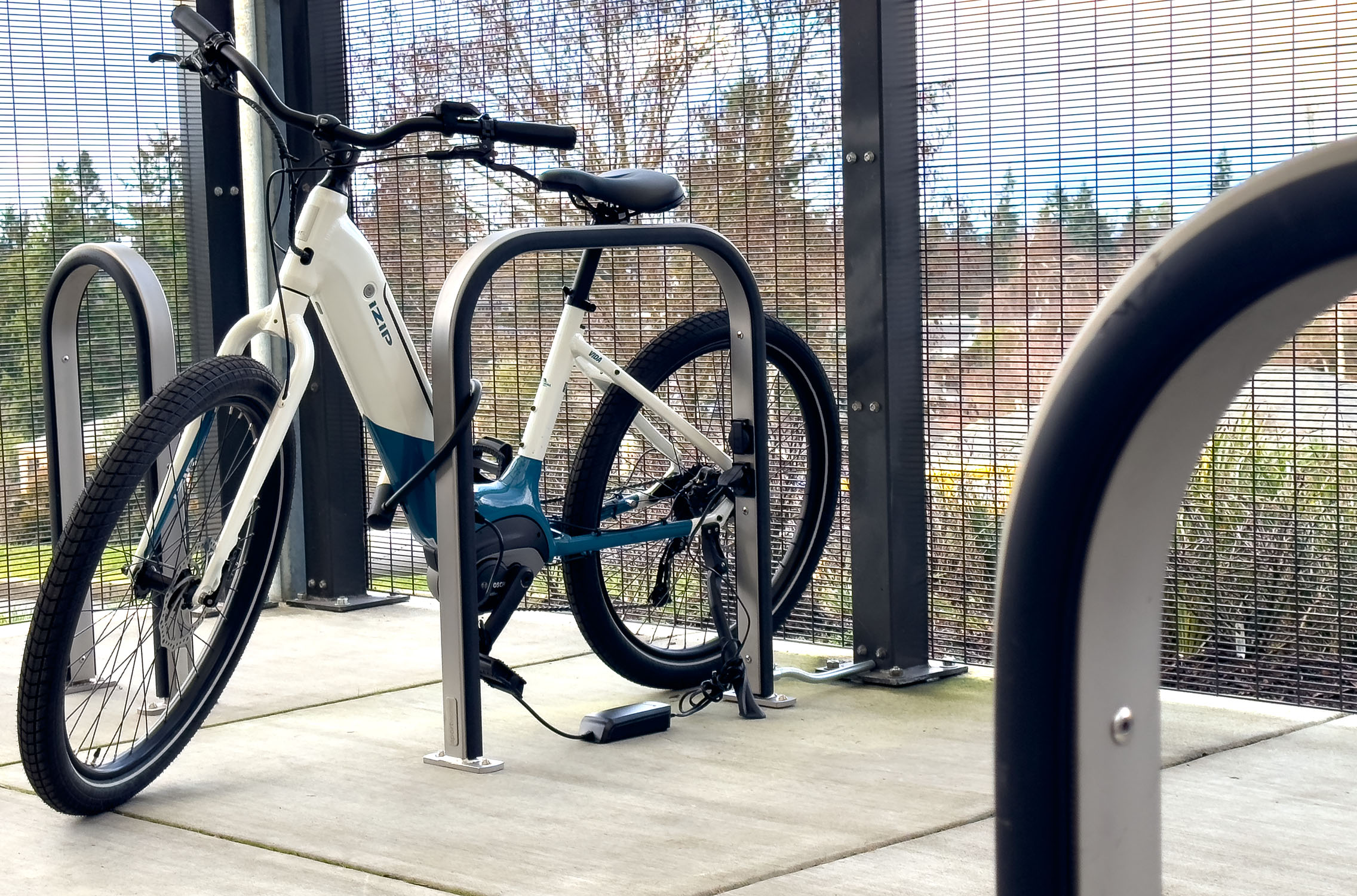 Tofino E-Rack with bike