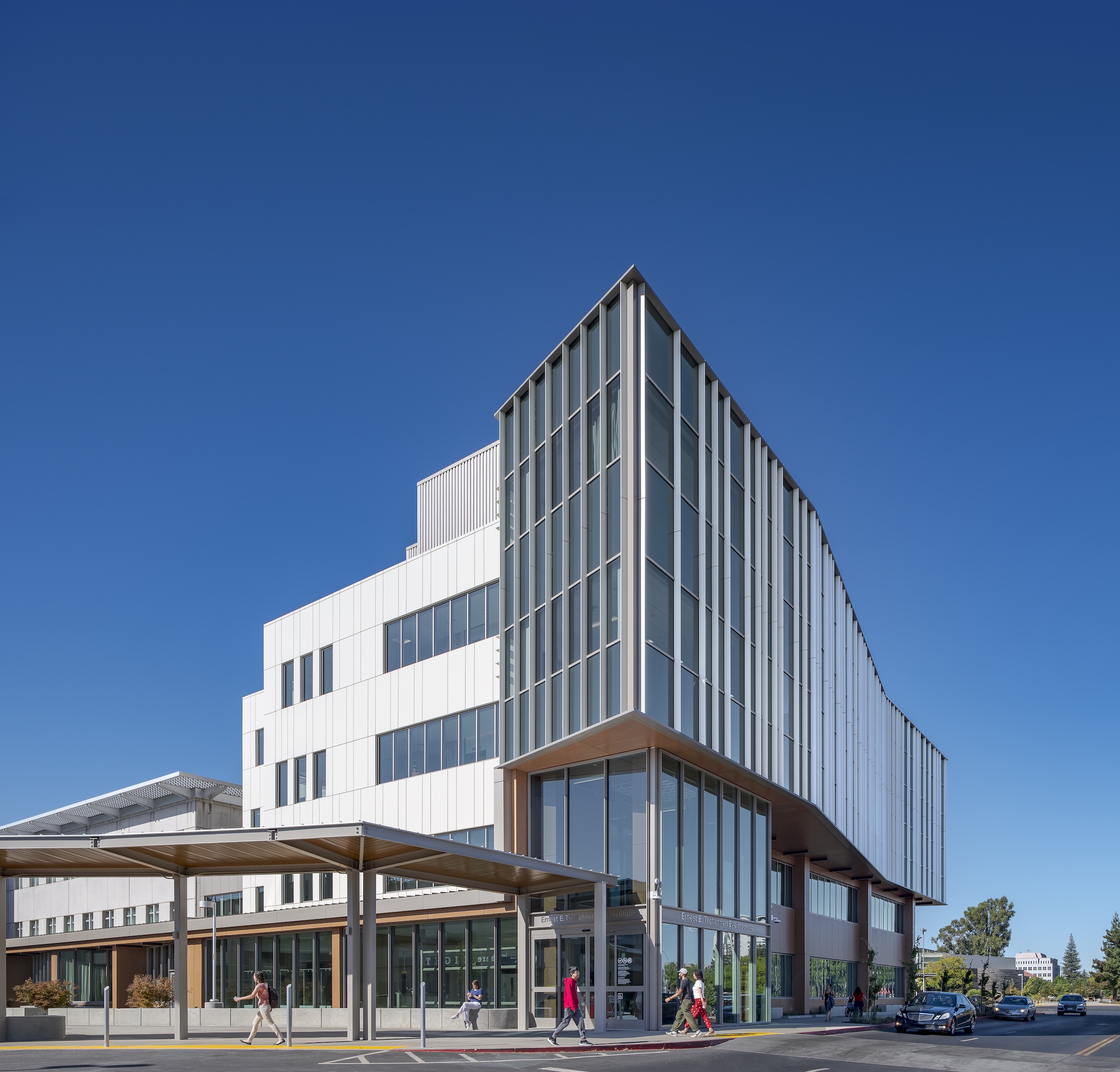 UC Davis Health opens Ernest E. Tschannen Eye Institute Building, designed by HGA, built by McCarthy Building Companies All photos courtesy UC Davis Health