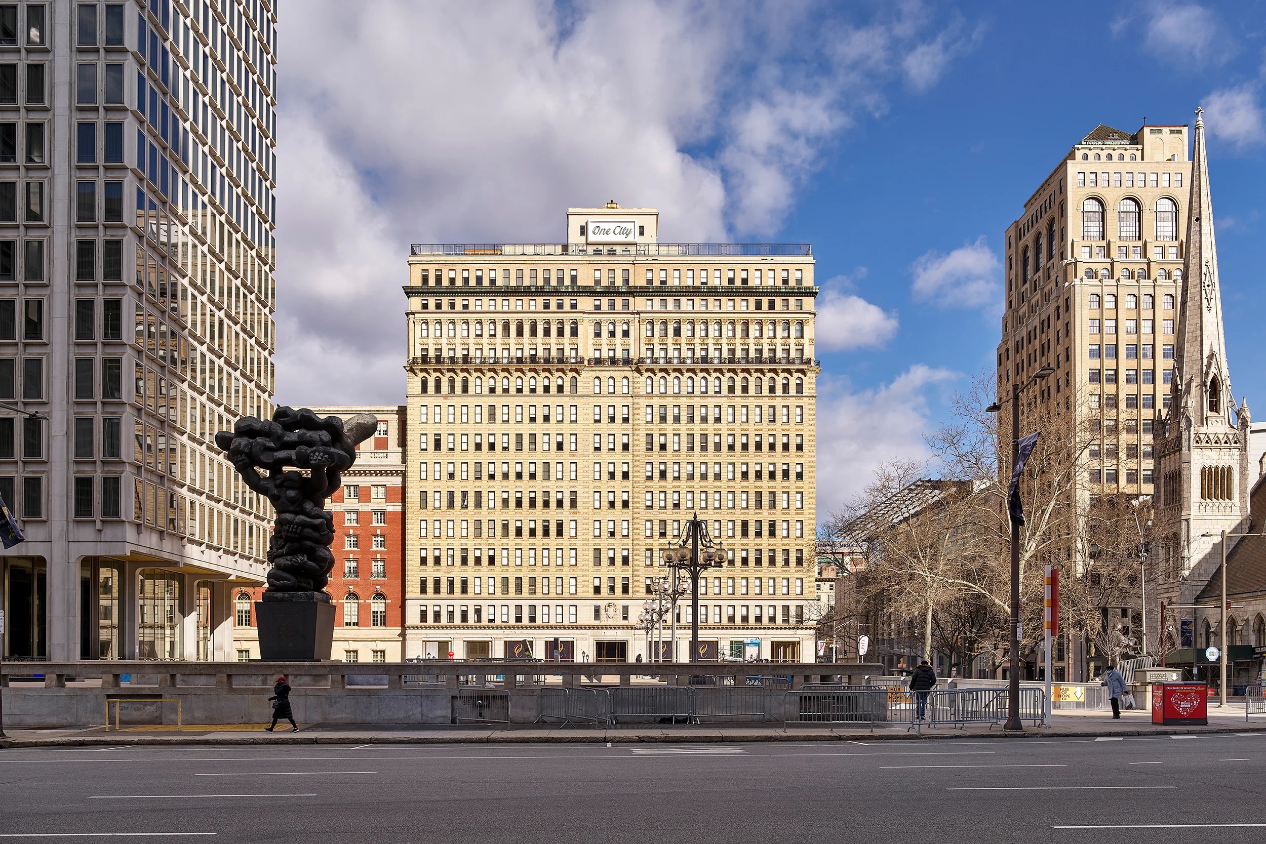 One City apartments in Philadelphia, PA 